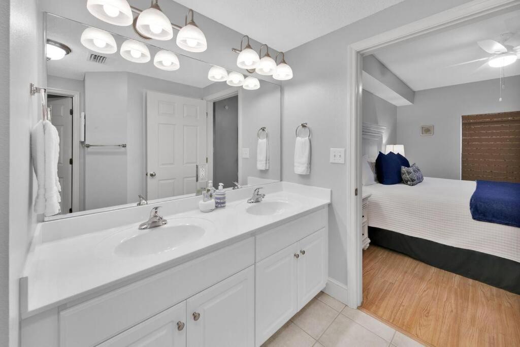 Apartment Beachfront #607 At Majestic